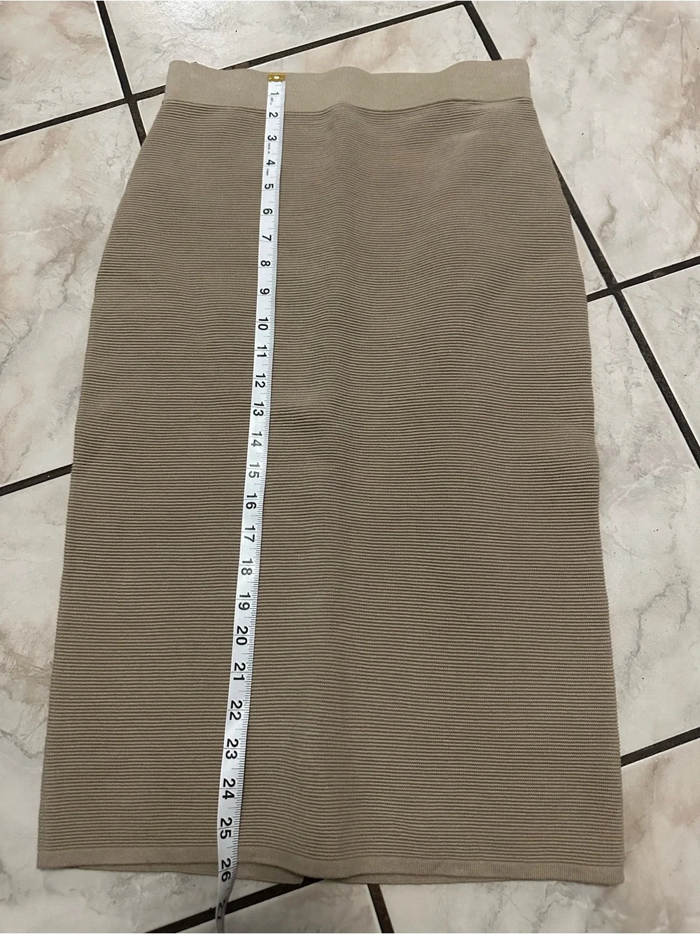 Uniqlo Beige Ribbed Knit Pencil Skirt size small NWT